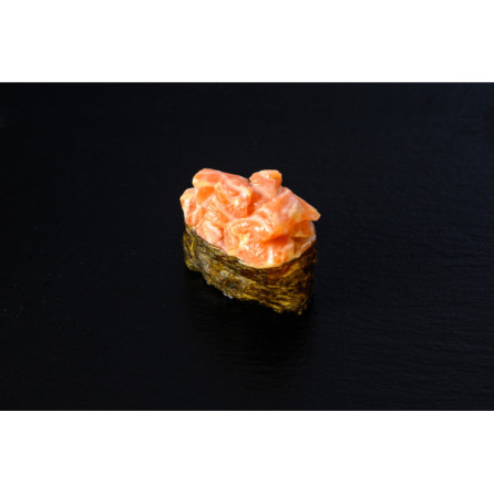 Суші спайс з лососем